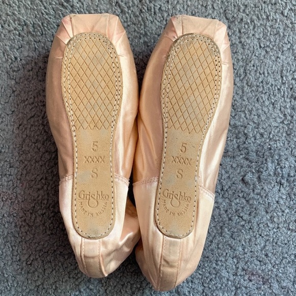 Pointe shoes - Picture 2 of 7